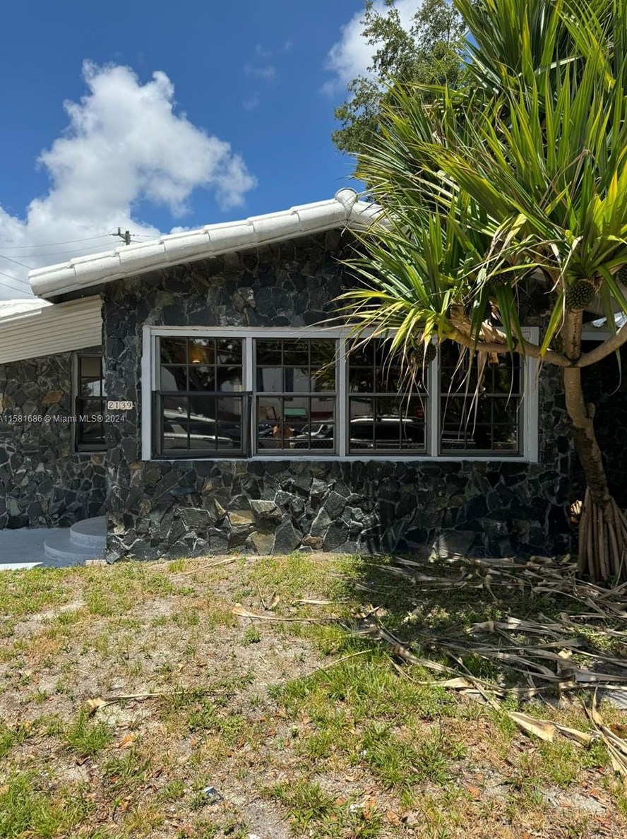 2139 Polk St, Hollywood, FL 33020-6710
