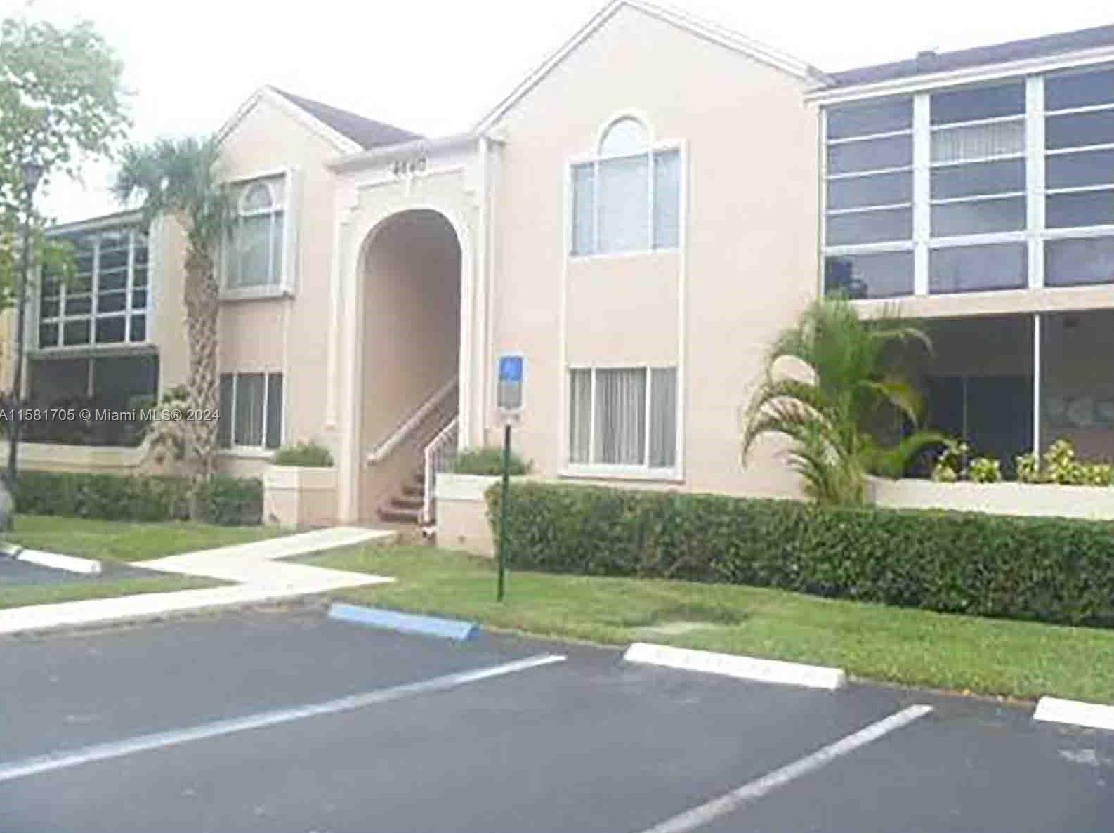 4830 102nd Ave, Miami, FL 33178-2297