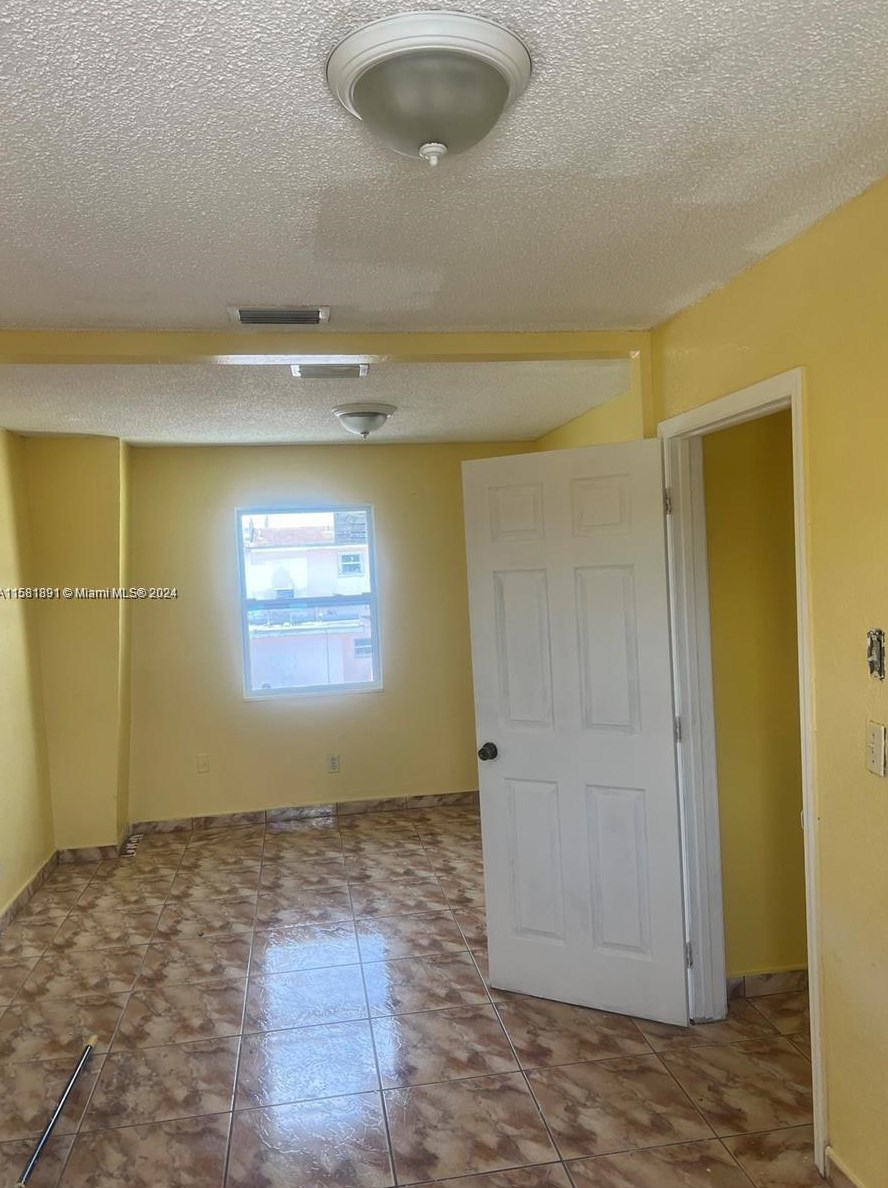 19320 Nw 45th, Miami, FL 33055