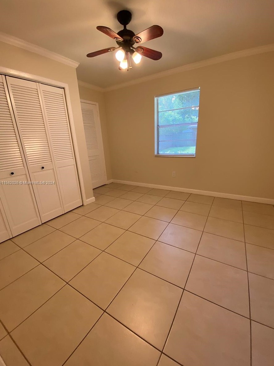 4633 Grove St, West Palm Beach, FL 33415-1306