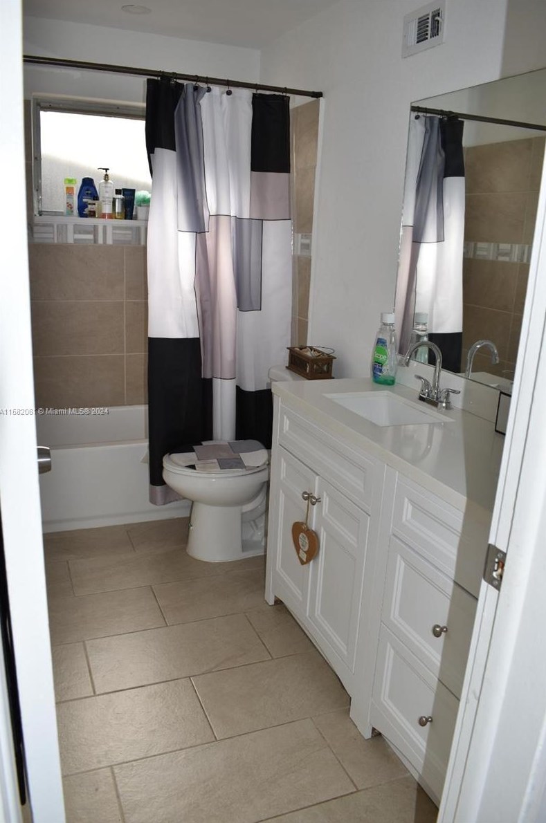 6756 Dogwood Dr, Hollywood FL 33023-4849 exterior