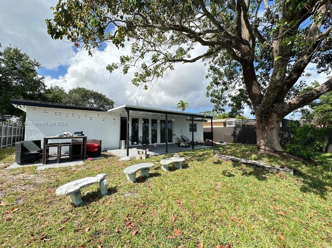 6756 Dogwood Dr, Hollywood FL 33023-4849 exterior