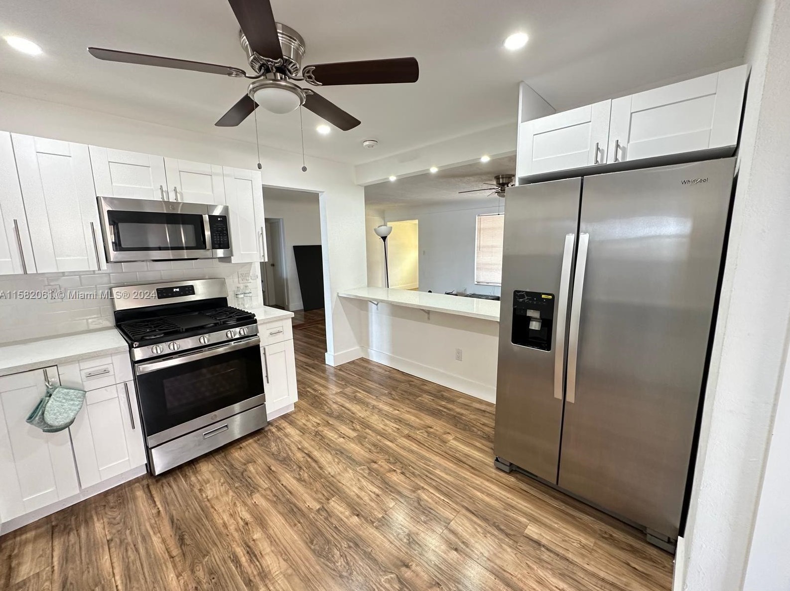 6756 Dogwood Dr, Hollywood FL 33023-4849 exterior