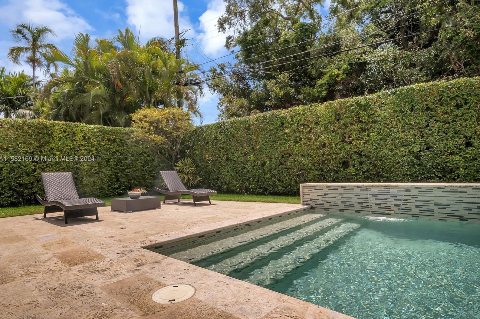 5764 54 Ter, Miami FL 33165-6728 exterior