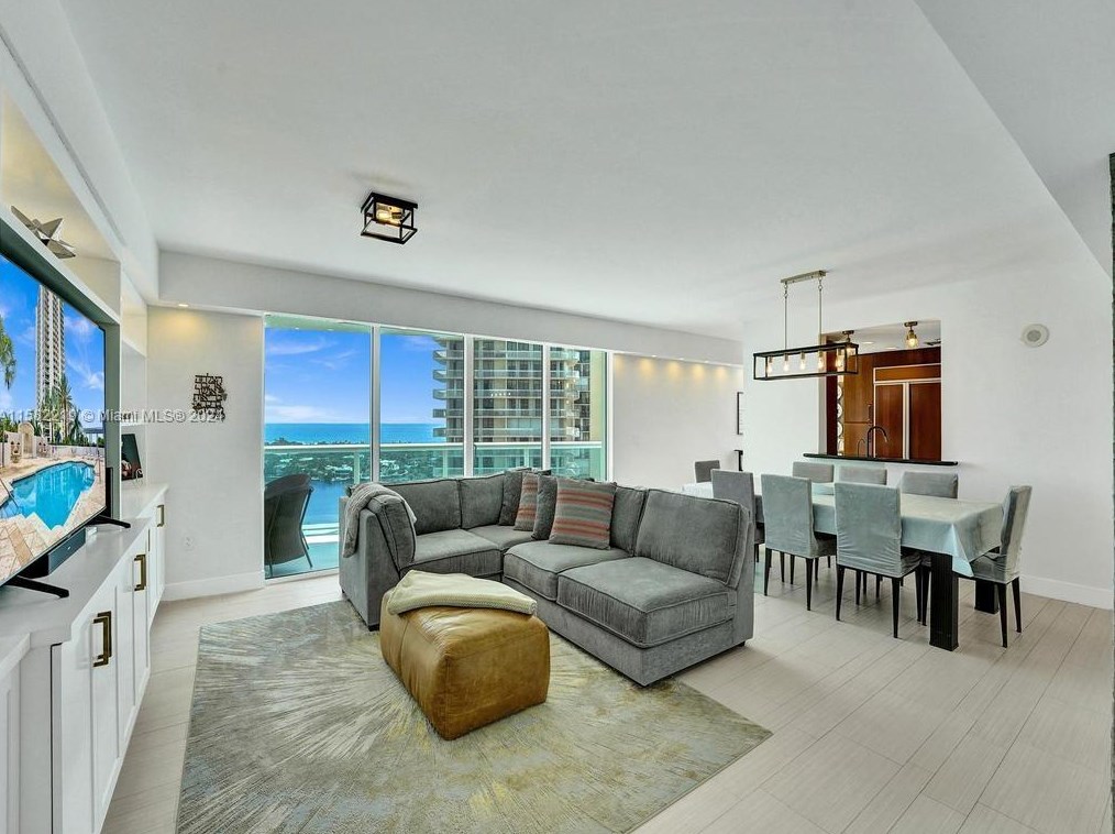 19400 Turnberry Way #1911, Miami, FL 33180