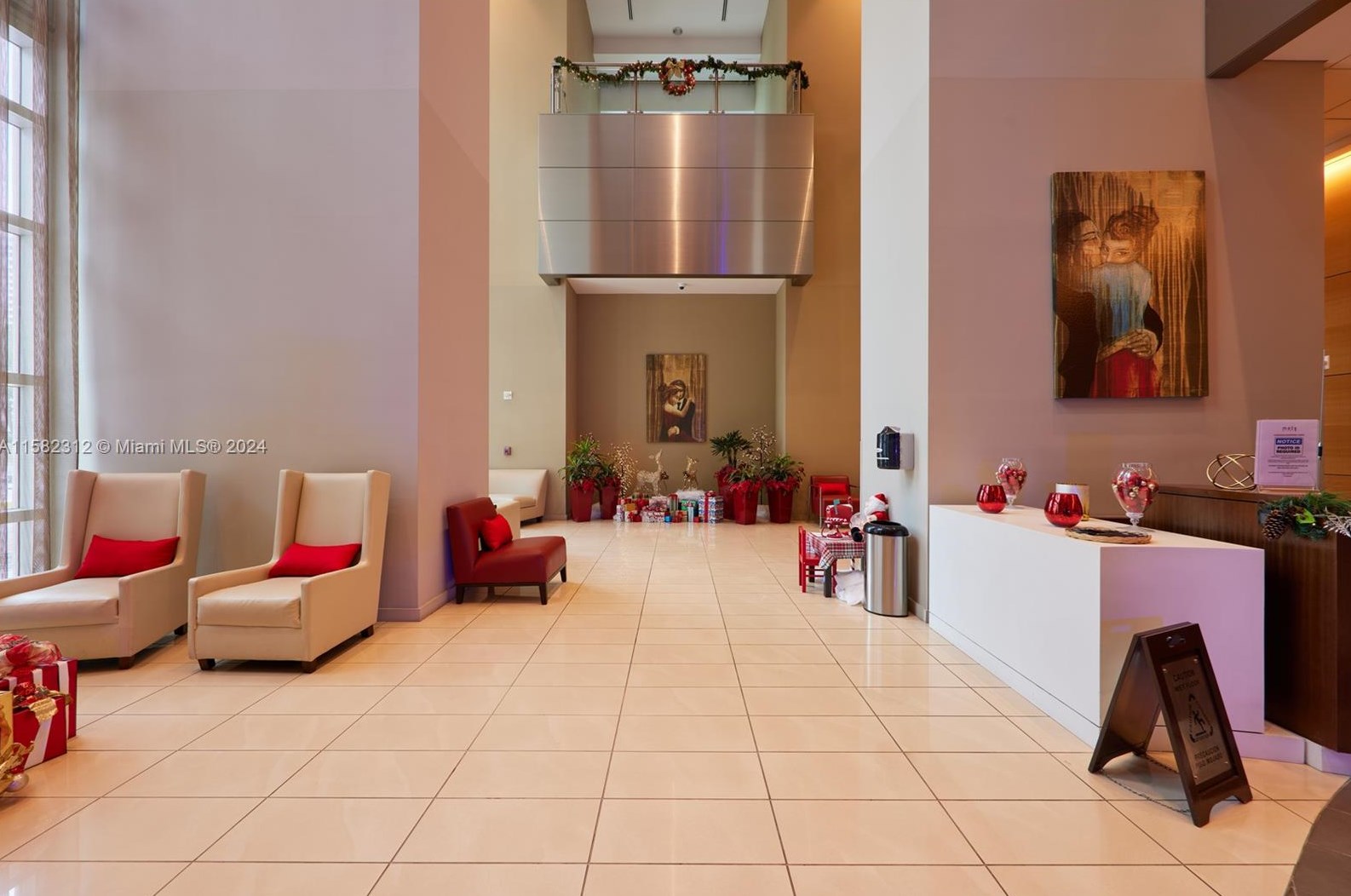 300 Biscayne Blvd, Miami FL 33131-5308 exterior