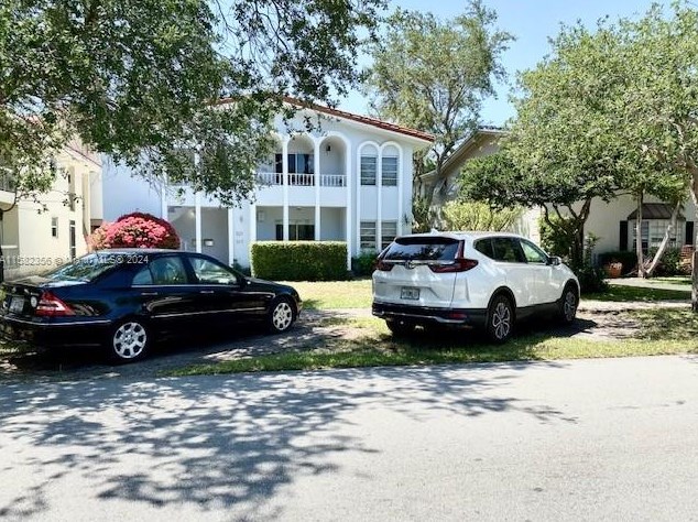 517 Menendez Ave, Miami, FL 33146-2758