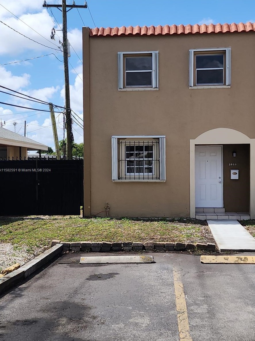 5460 170th Ter, Miami, FL 33055-3935