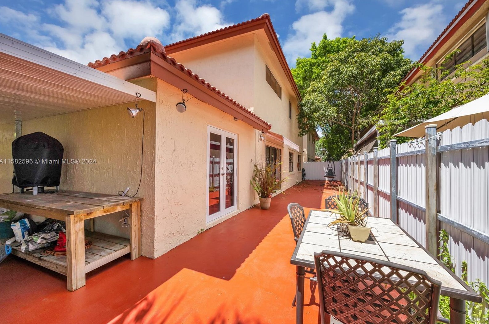 3437 Foxcroft Rd, Hollywood FL  33025-4169 exterior