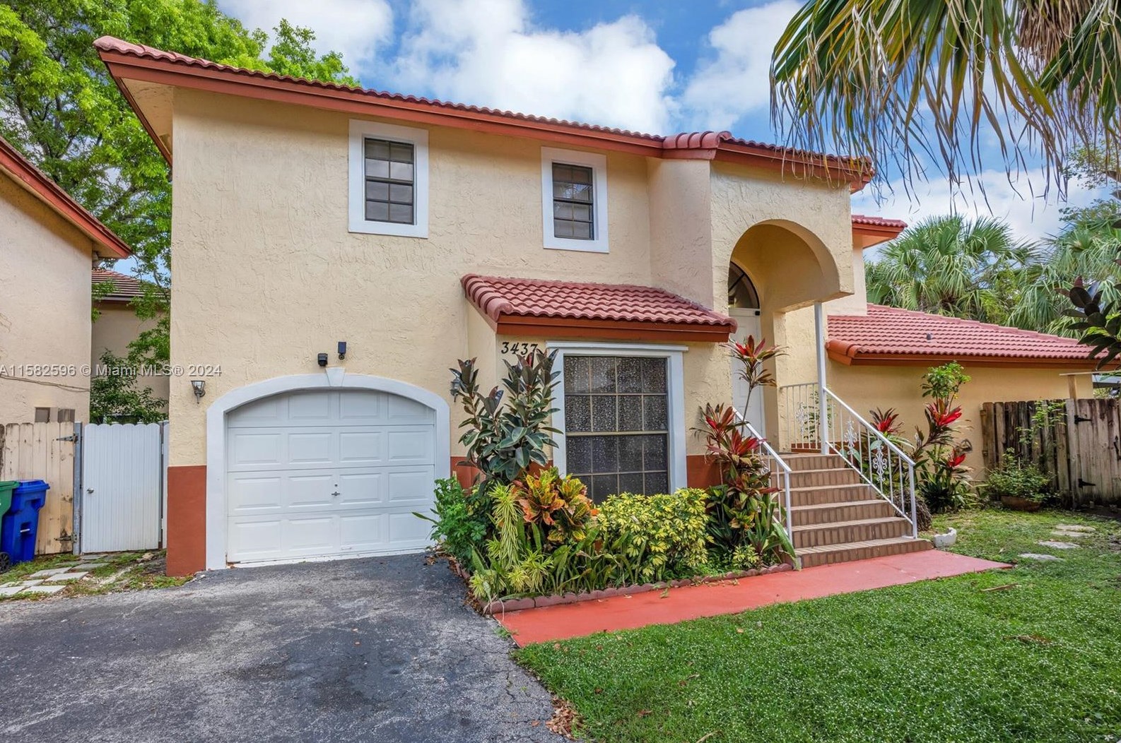 3437 Foxcroft Rd, Hollywood FL  33025-4169 exterior