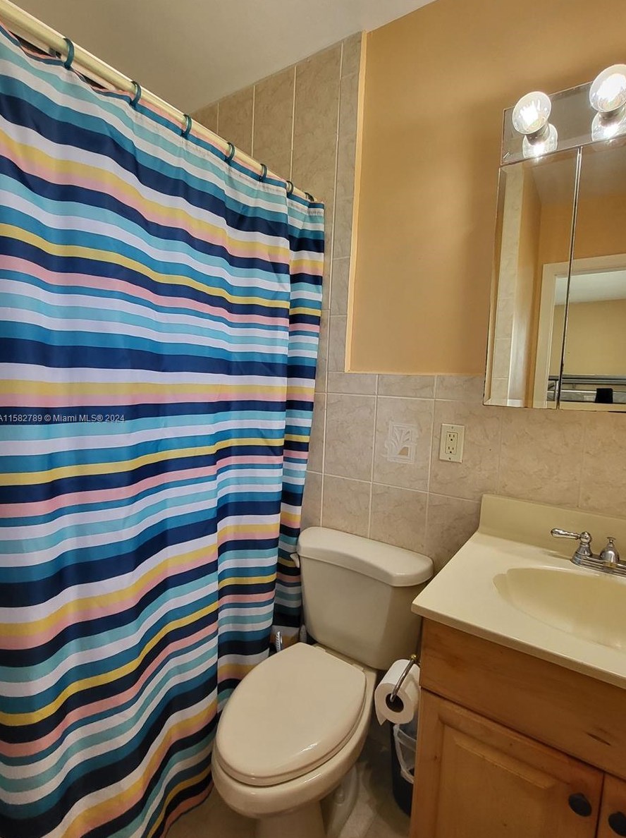 6931 4 St, Hollywood FL 33024-6212 exterior