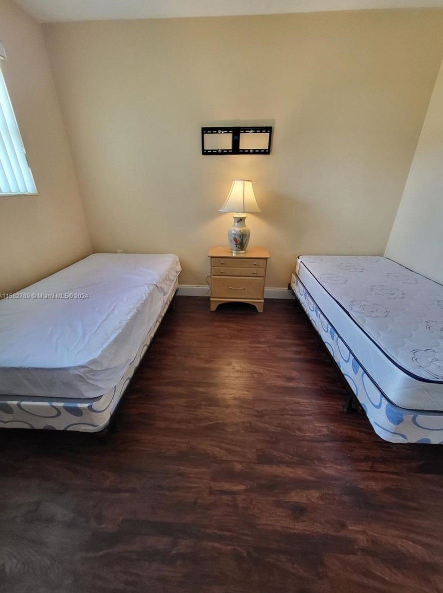 6931 4 St, Hollywood FL 33024-6212 exterior