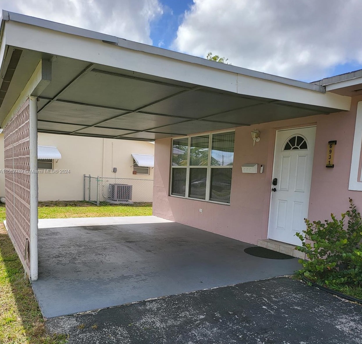 6931 4th St, Hollywood, FL 33023-1115