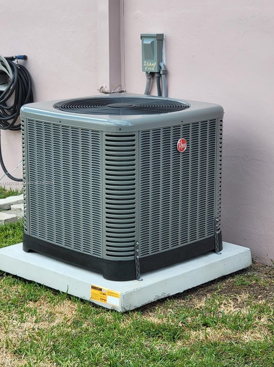 6931 4 St, Hollywood FL 33024-6212 exterior