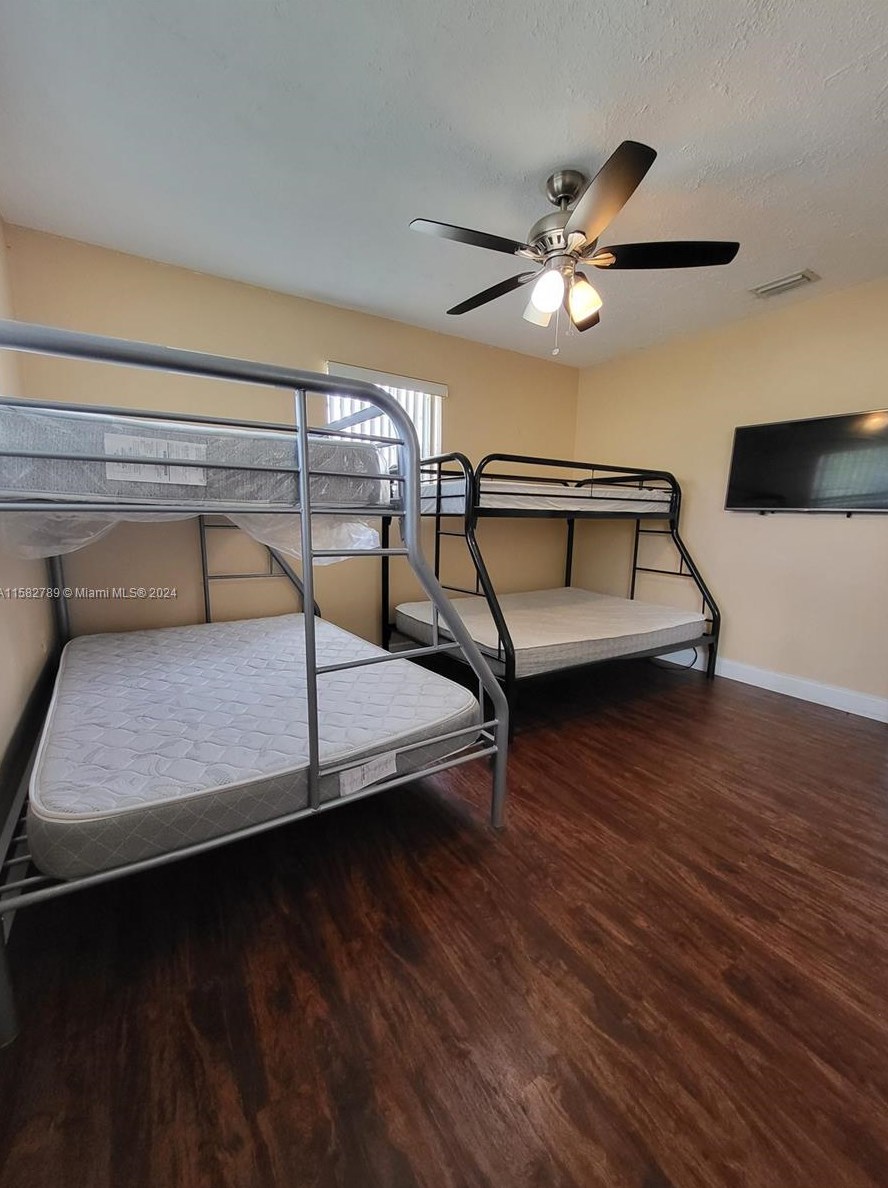 6931 4 St, Hollywood FL 33024-6212 exterior