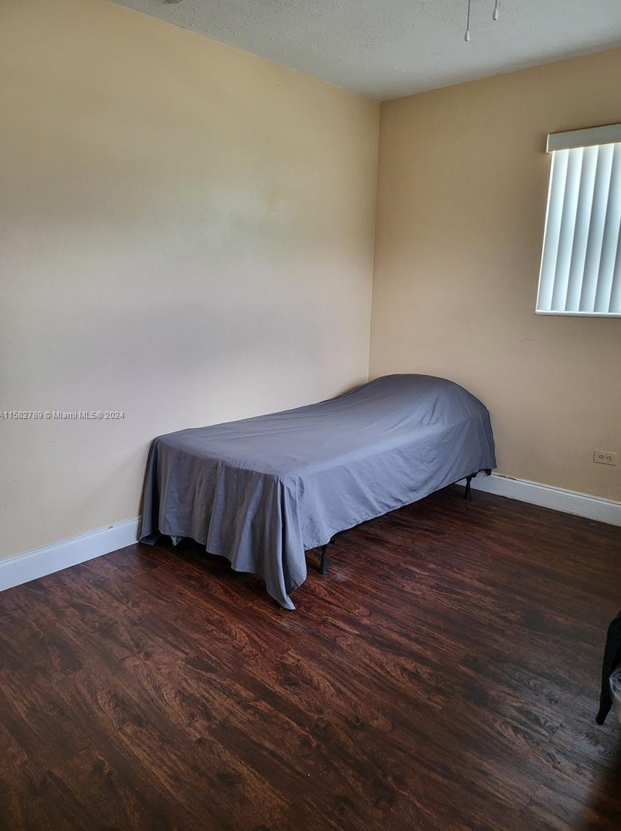 6931 4 St, Hollywood FL 33024-6212 exterior