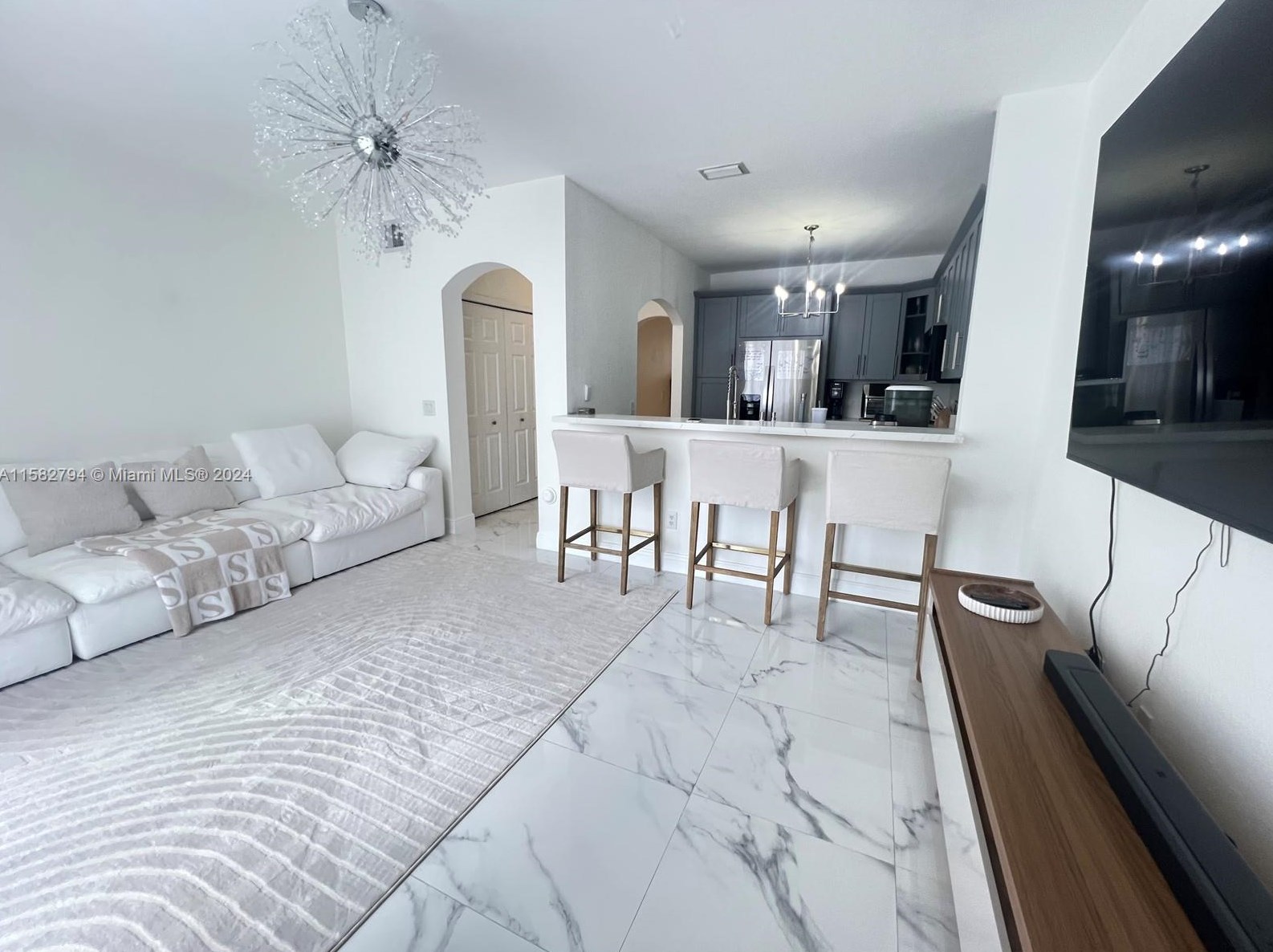 15822 42nd St, Hollywood, FL 33027-4815