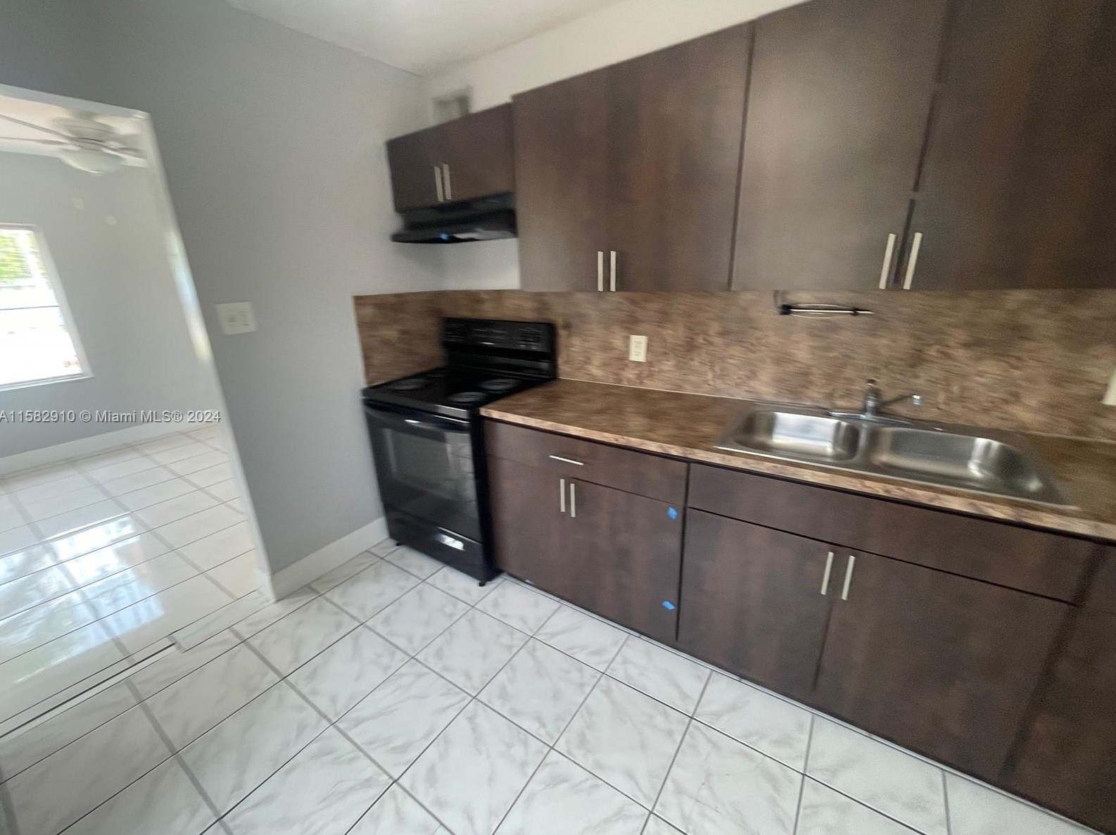 2644 106th St, Miami, FL 33147-1257