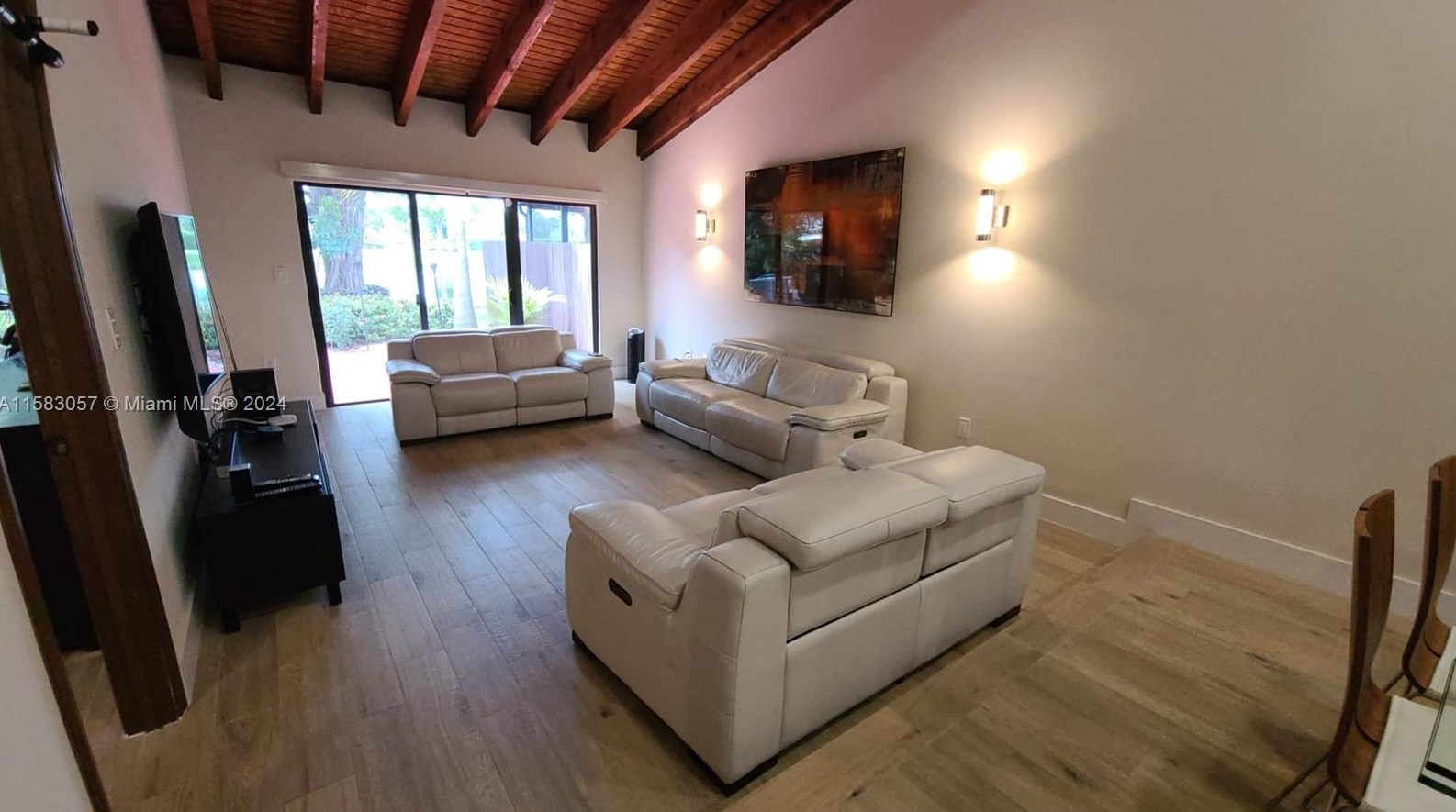 1730 Acorn Ln, Hollywood, FL 33026-2403