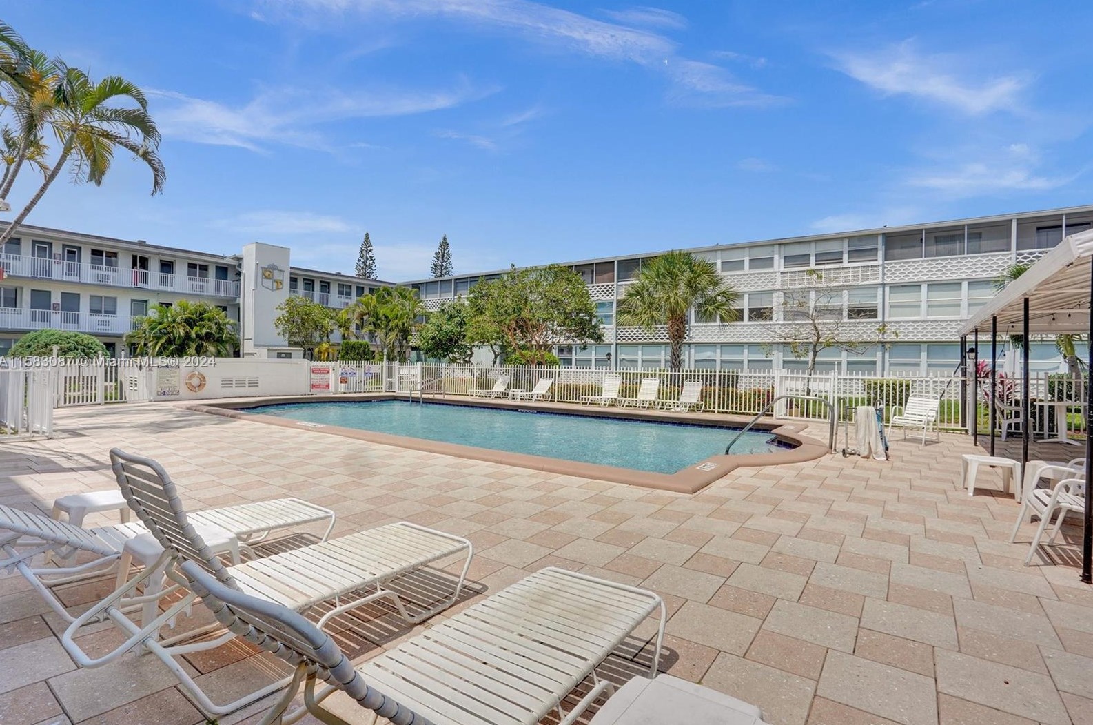 15610 Ne 6th Ave #12d, Miami, FL 33162