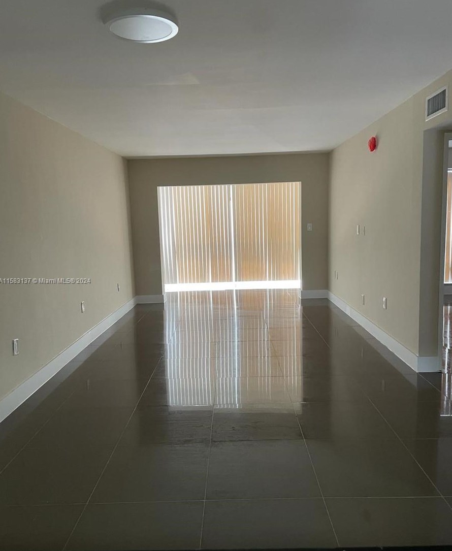 305 W 68th St #410, Hialeah, FL 33014