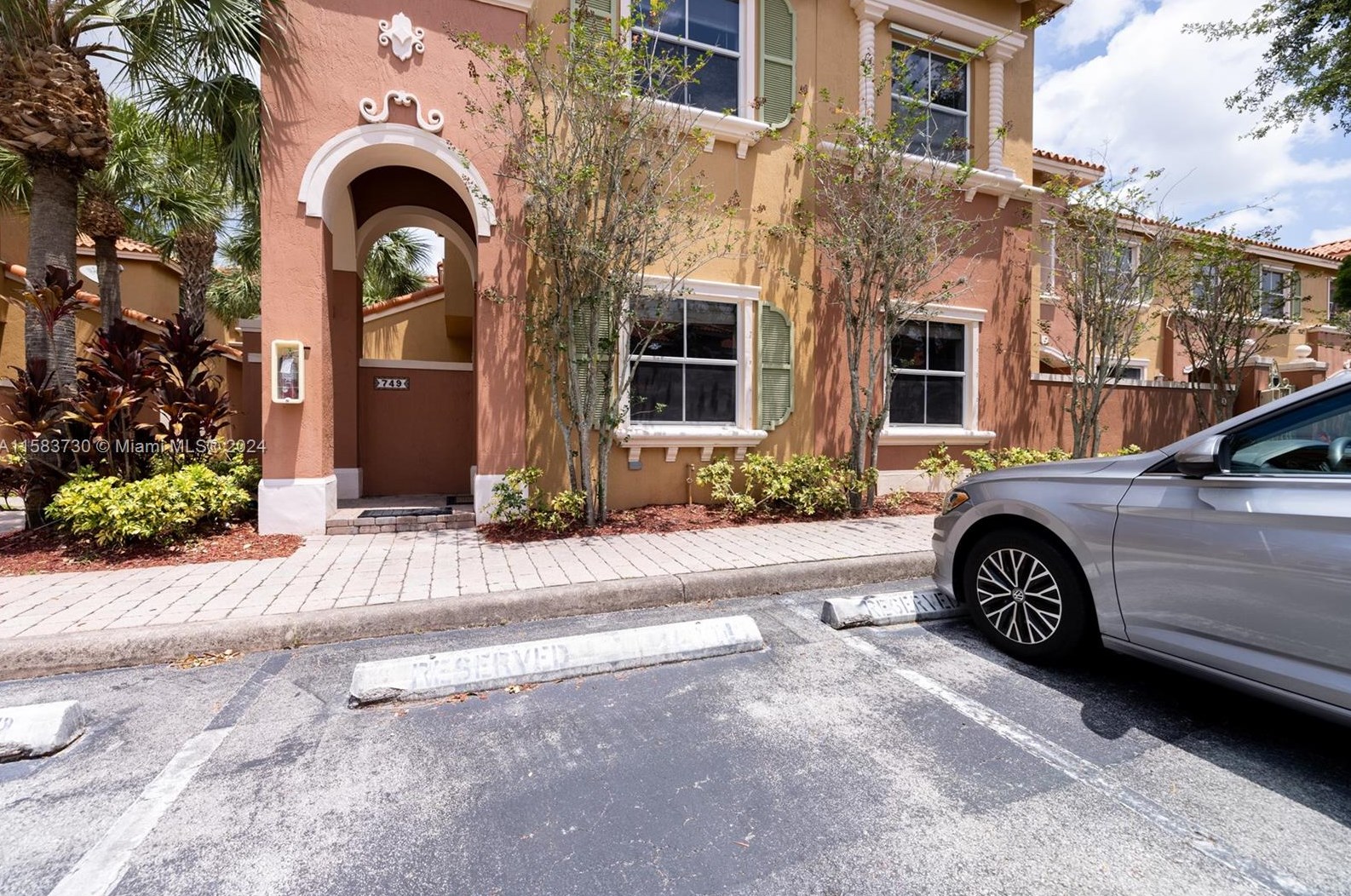 749 107th Ave, Hollywood FL  33025-6921 exterior