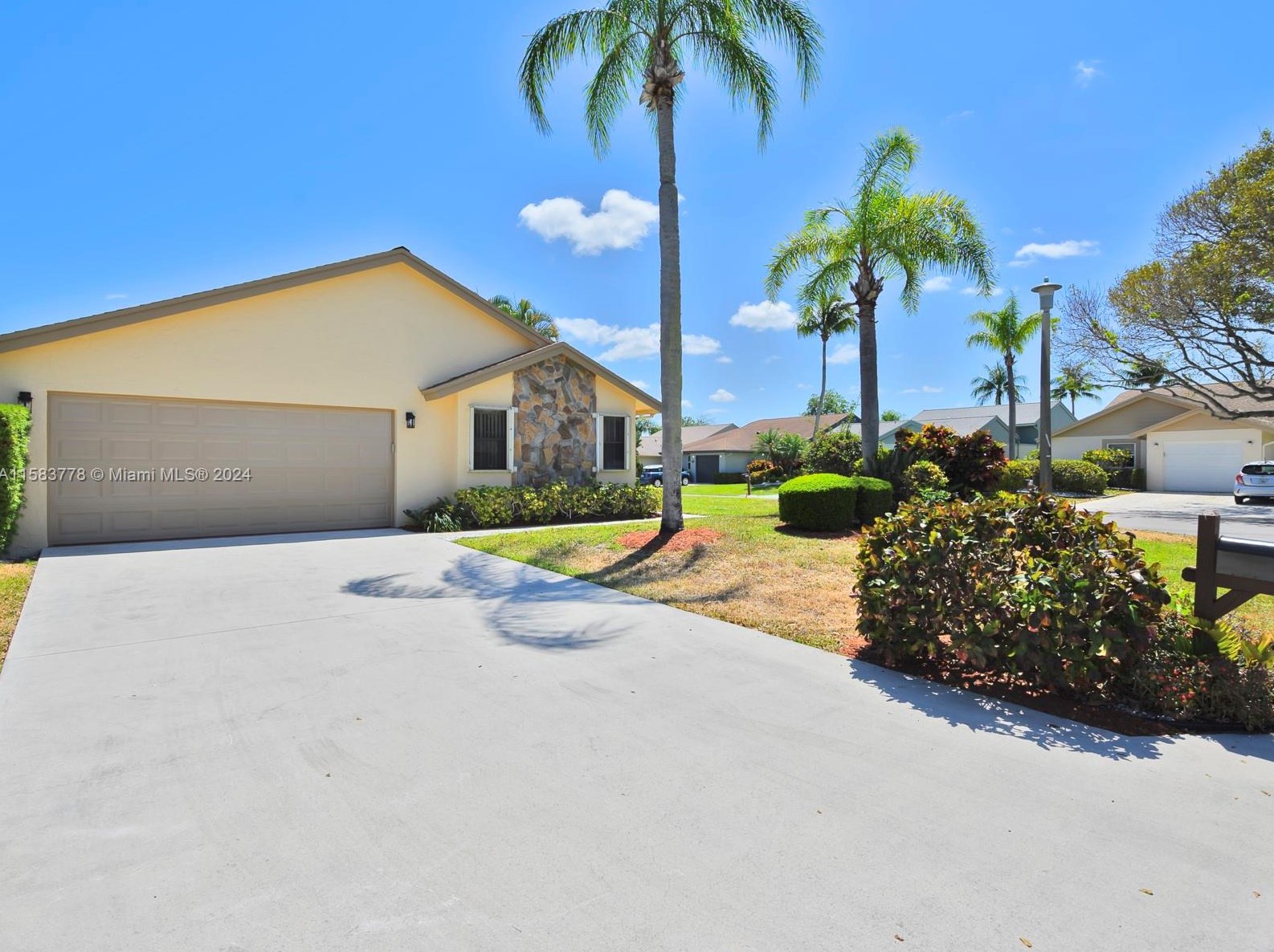 2622 13th St, Delray Beach FL  33445-1327 exterior
