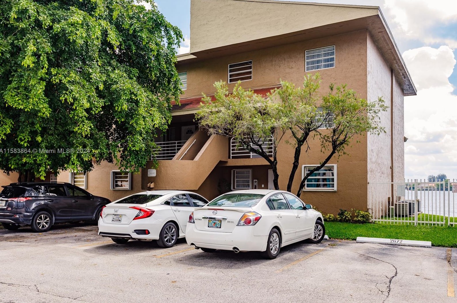 2670 W 60th St #90, Hialeah, FL 33016