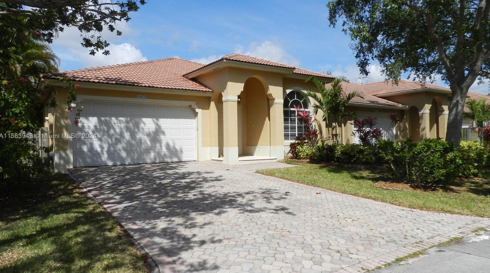 16020 91st Ct, Miami, FL 33157-3598
