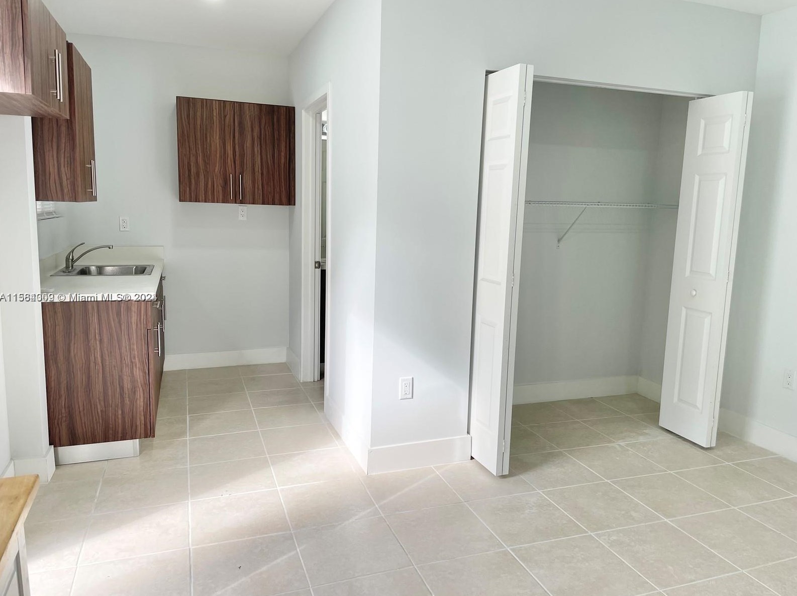 430 51st Ave, Miami, FL 33126-5156