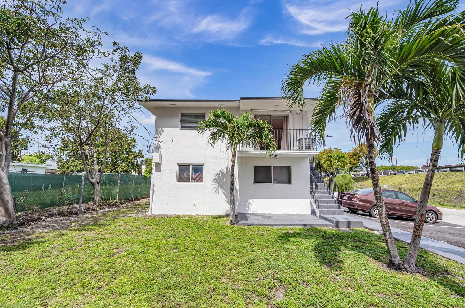 653 30th St, Miami, FL 33127-3855