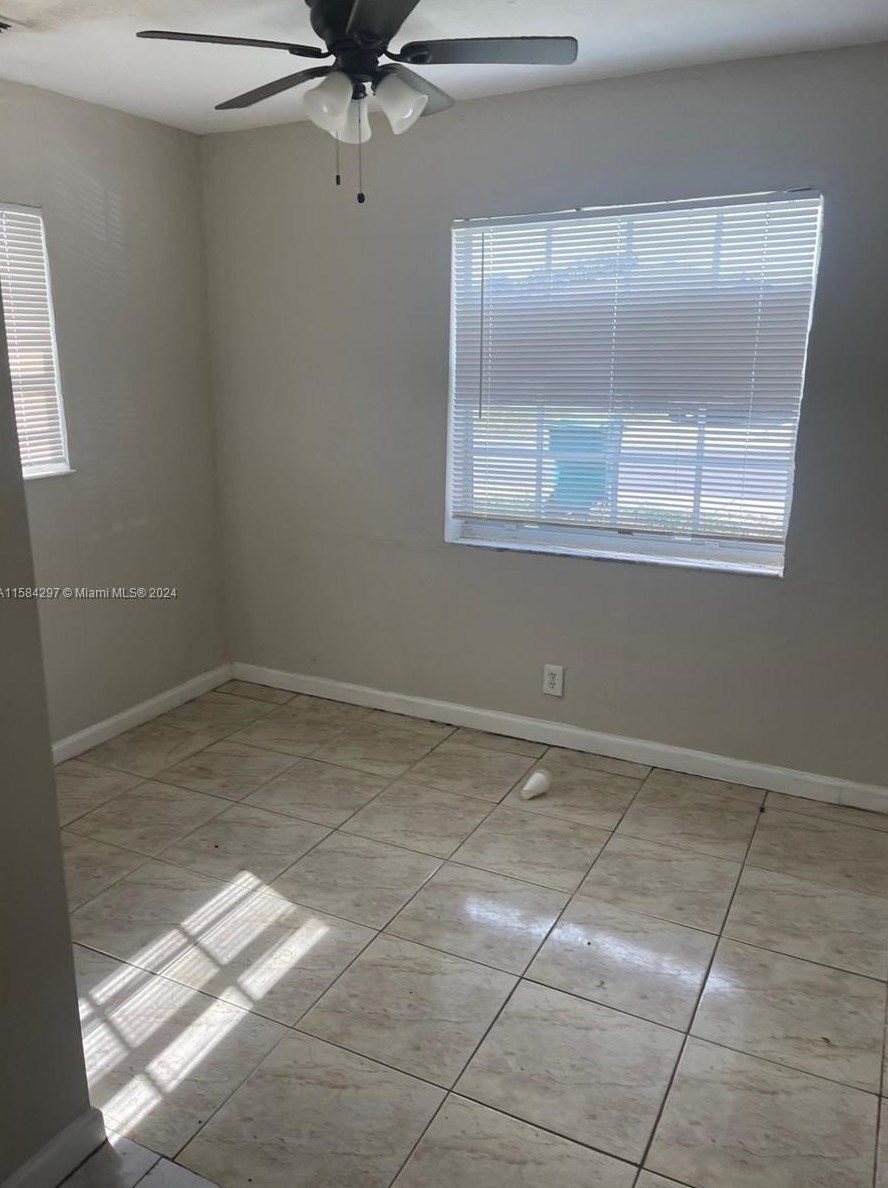 305 13th Ave, Boynton Beach, FL 33435-3128