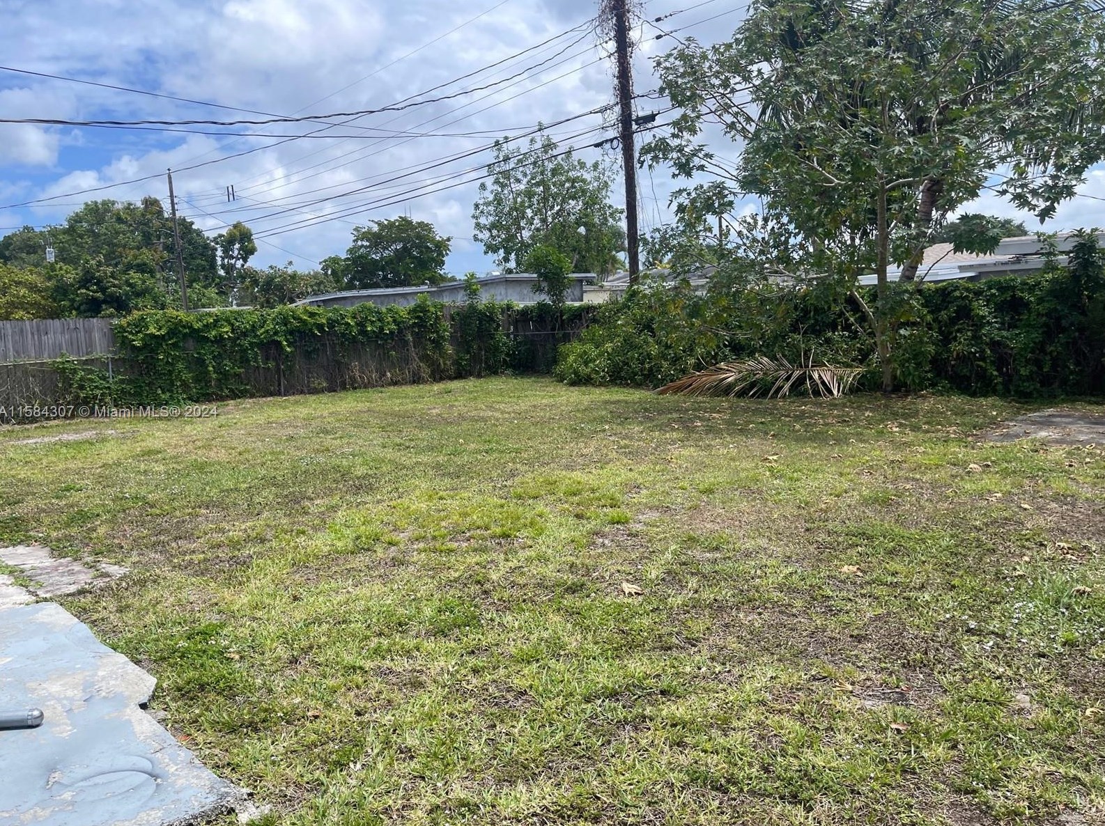 6240 Mayo St, Hollywood, FL 33023