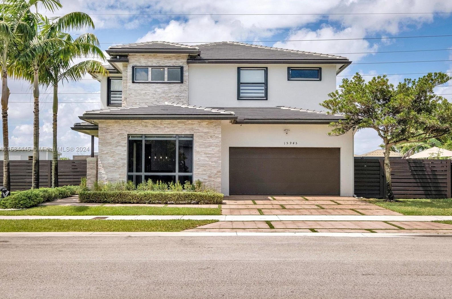 15945 136th Ter, Miami, FL 33196-6258