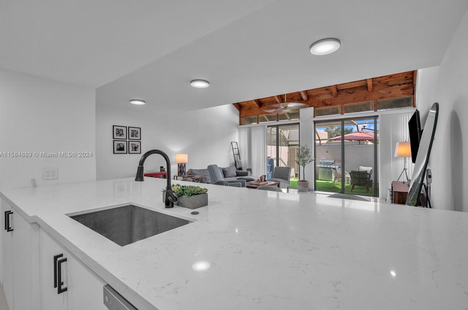 11236 16th Ct, Hollywood, FL 33026-2620