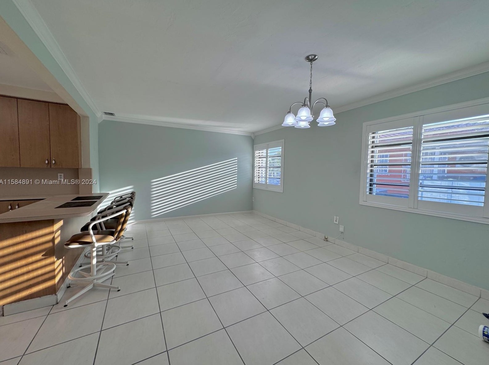 367 20th St, Hialeah, FL 33010-2730