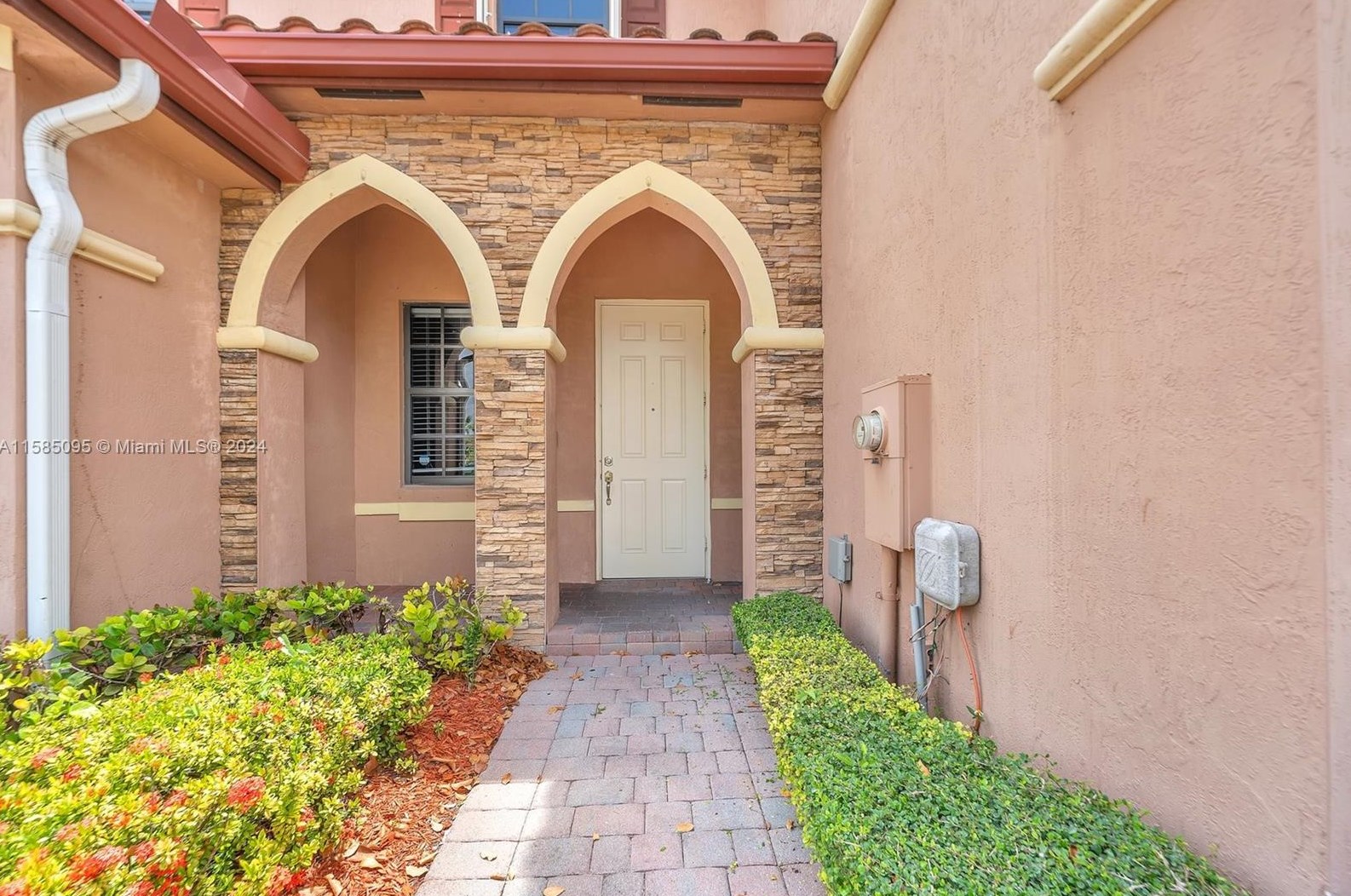 207 37th Pl, Homestead, FL 33033-6201