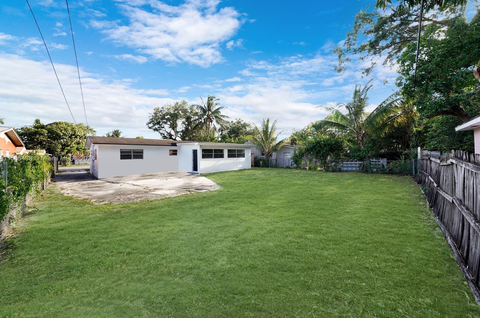 461 162nd St, Miami, FL 33162-4354
