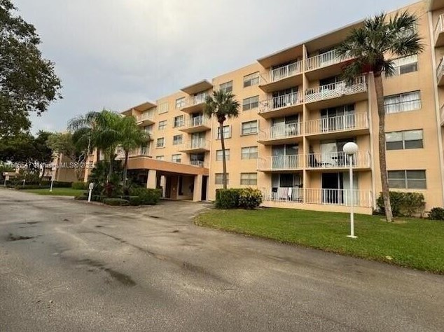 480 Executive Center Dr #4l, West Palm Beach, FL 33401