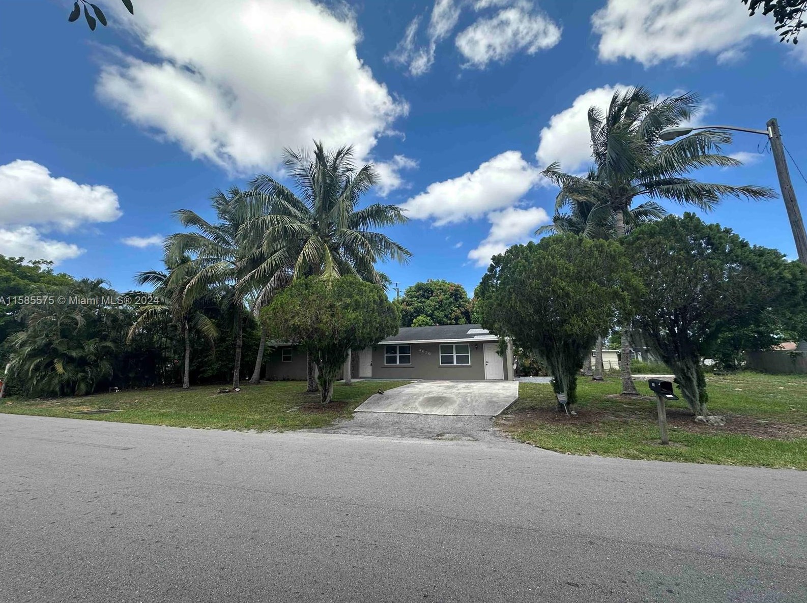 3856 Beverly Dr, Lake Worth, FL 33461