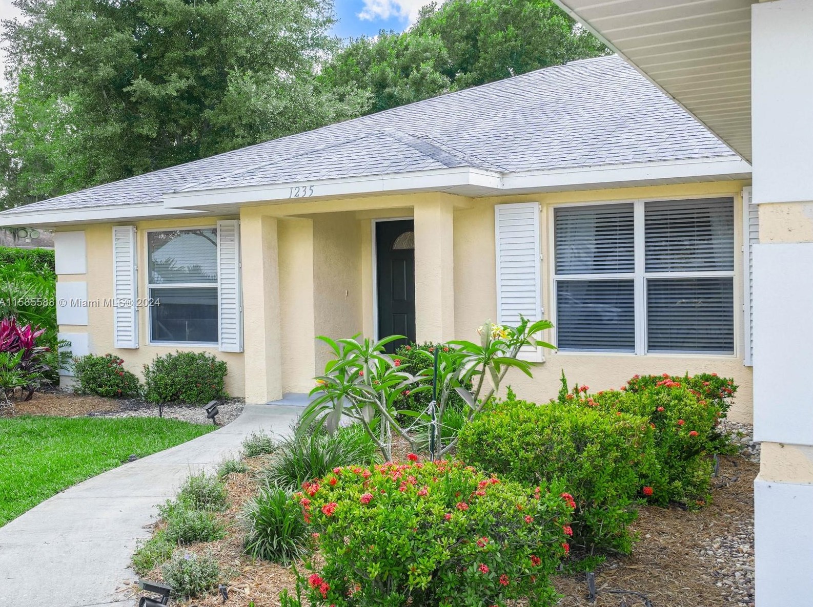 1235 Driscoll Dr, Lake Placid, FL 33852-6819