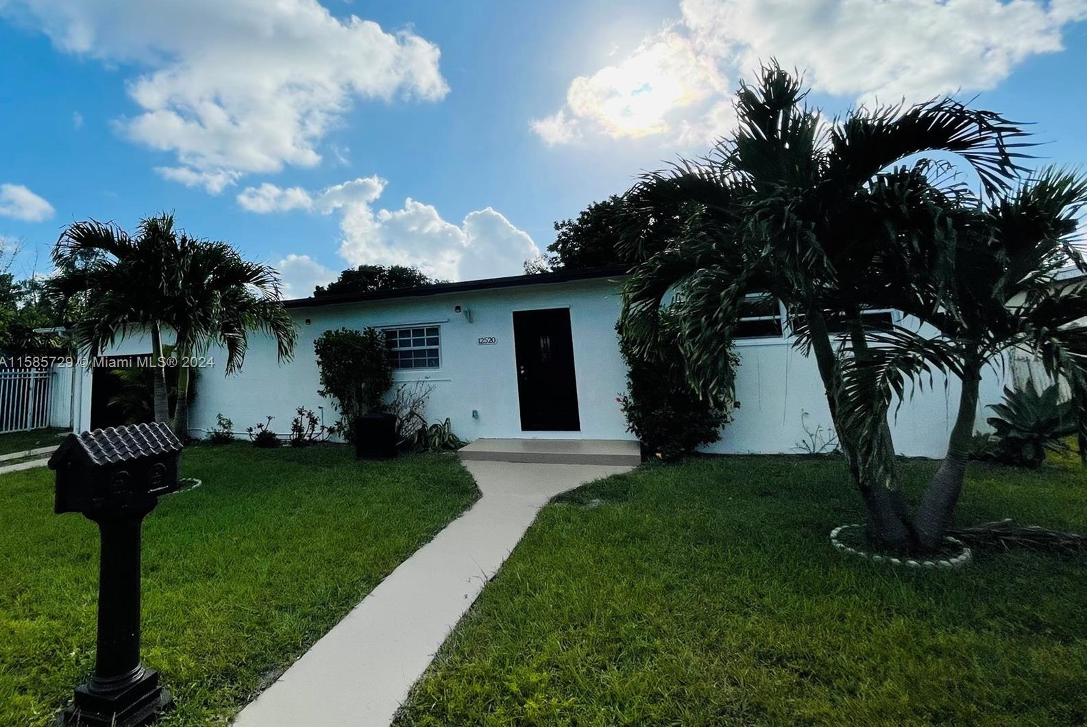 12520 Randall Park Dr, Miami, FL 33167-2148