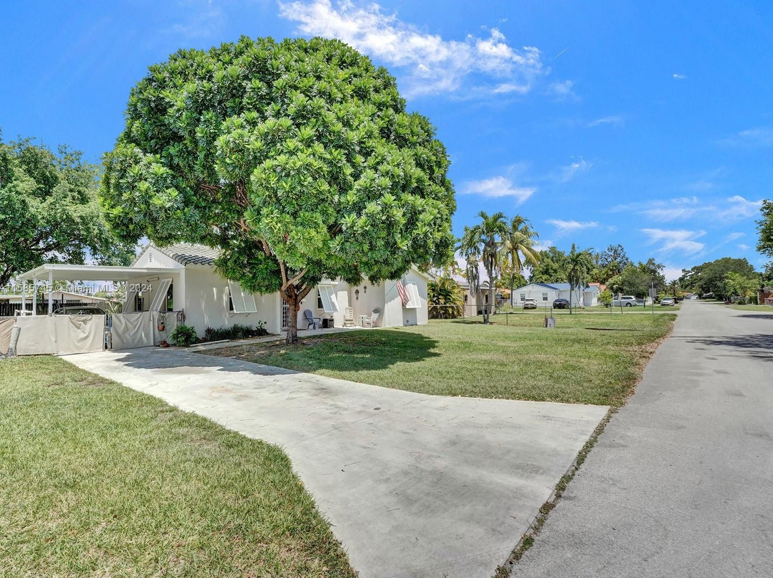 1910 69th Ave, Miami, FL 33155-1746