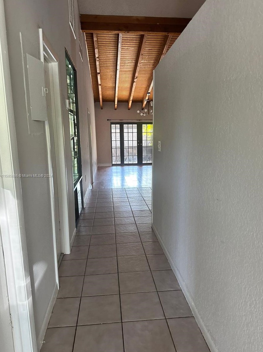 2340 Croton Ct, Hollywood, FL 33026-1712