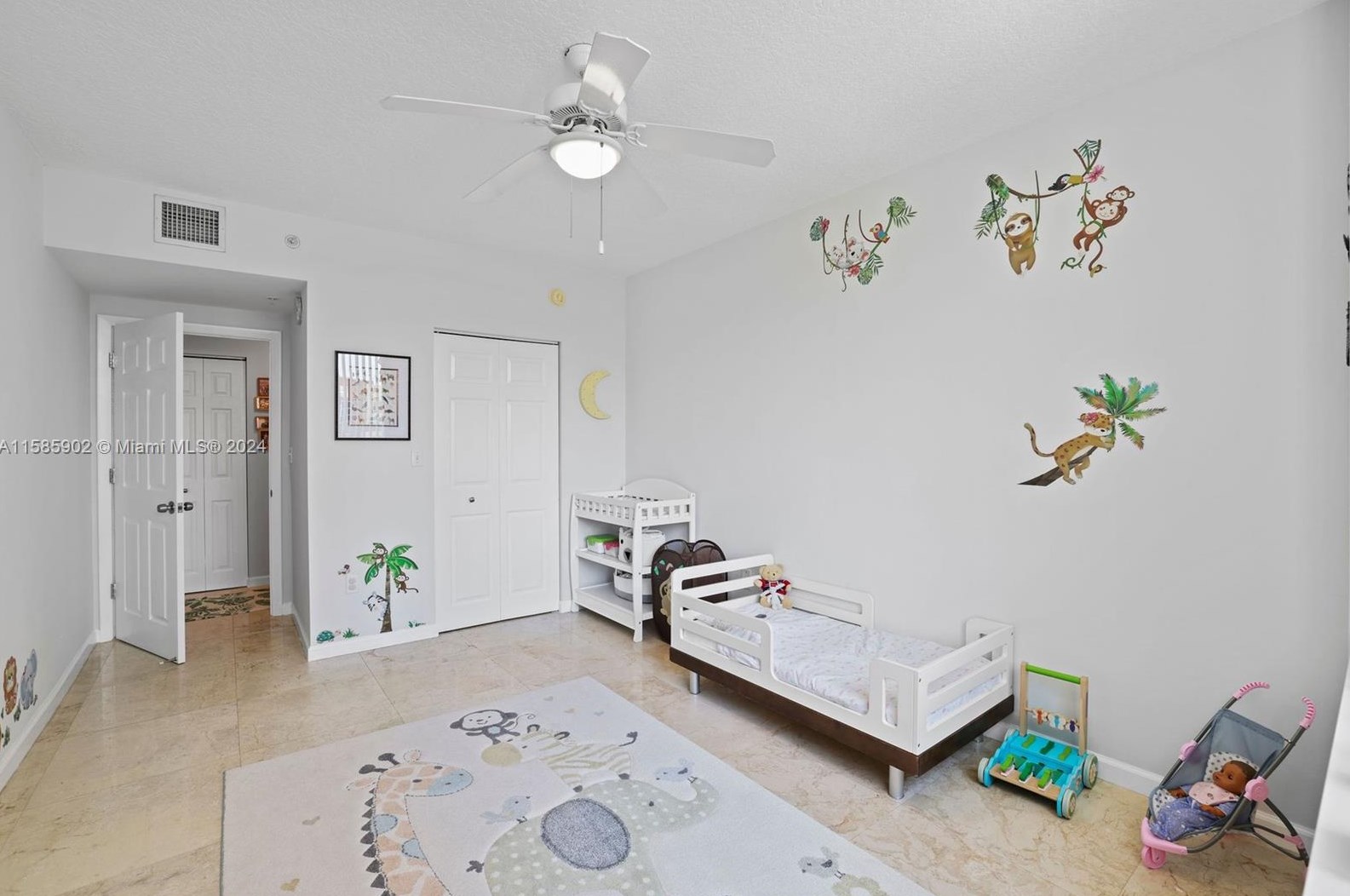 2000 Bayshore Dr, Miami FL  33133-3252 exterior