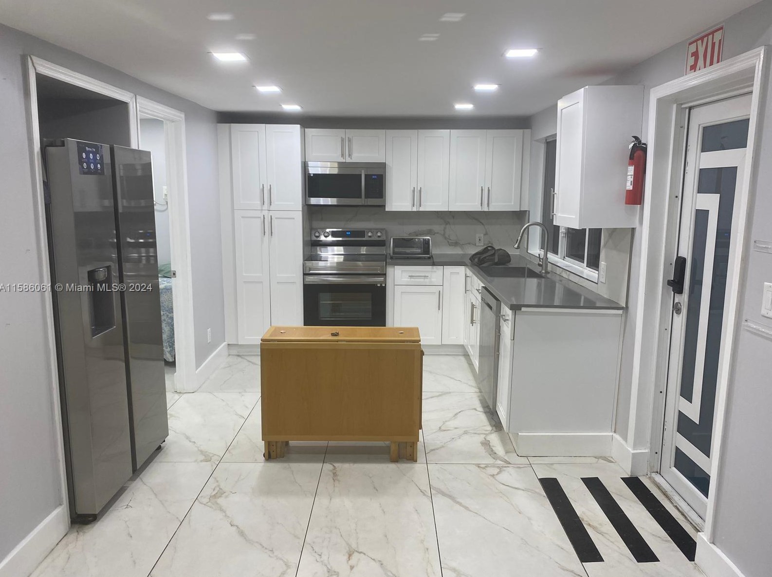 2242 Polk St, Hollywood, FL 33020-6713