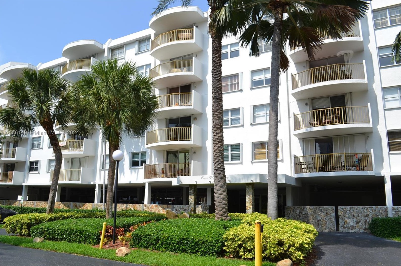 210 Sea View Dr #208, Miami, FL 33149