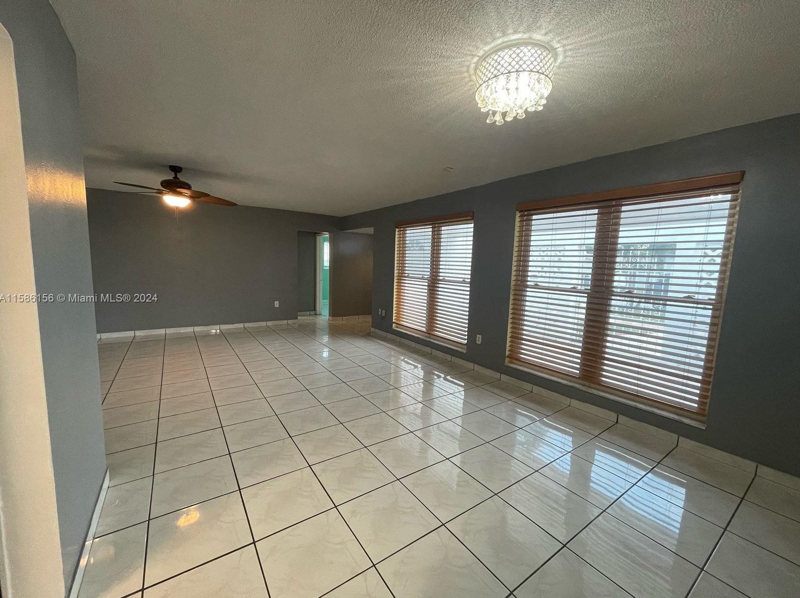 7725 Grandview Blvd, Hollywood, FL 33023-6419
