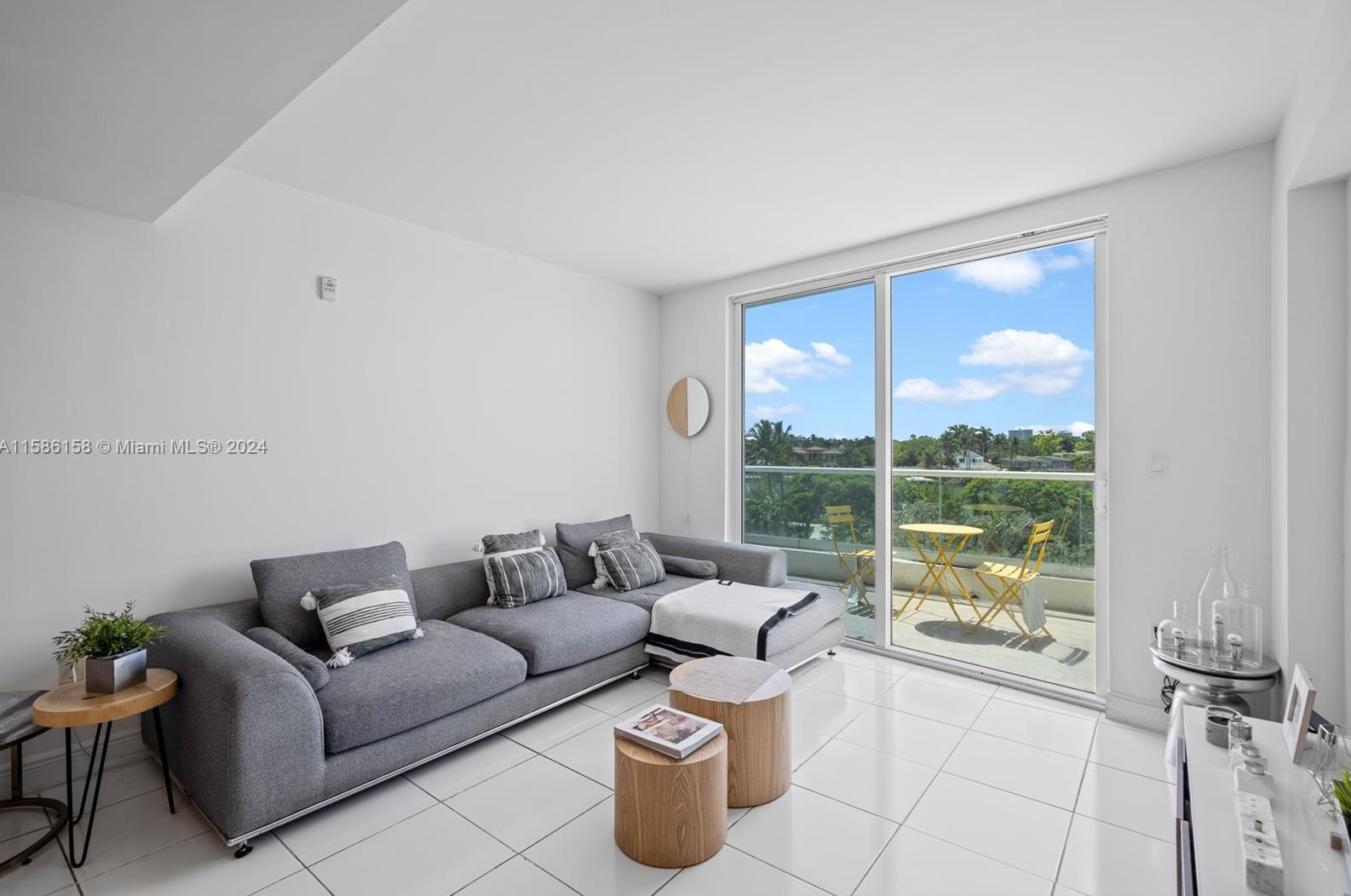 6362 Collins Ave #412, Miami Beach, FL 33141