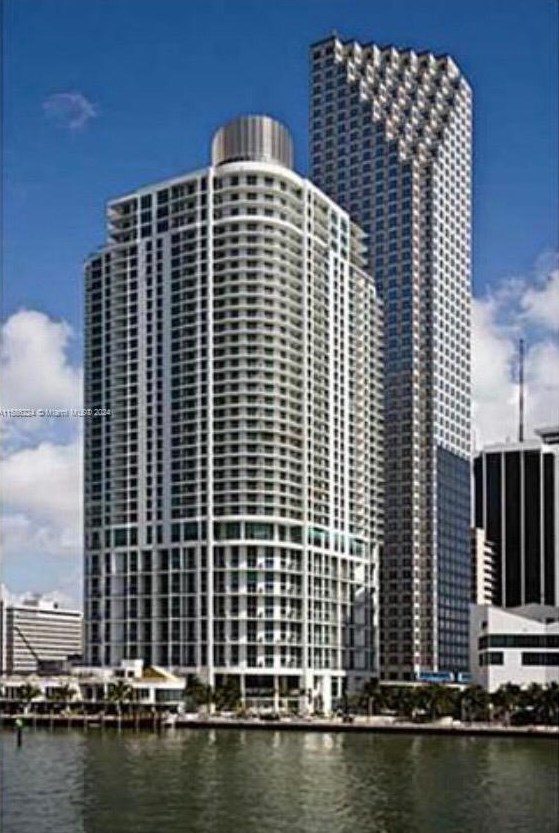 300 Biscayne Blvd, Miami FL  33131-5308 exterior